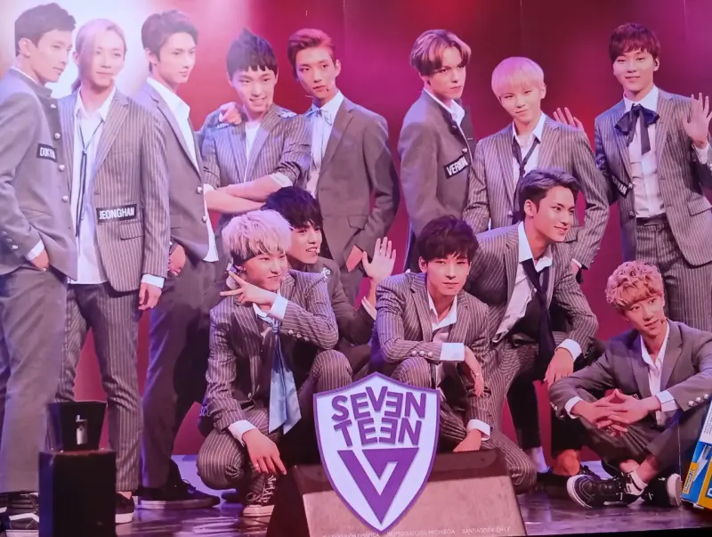 Póster de grupo musical Seventeen