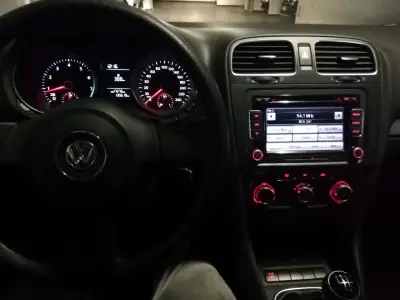 Volkswagen Golf 2011 muy buen estado - miniatura 4