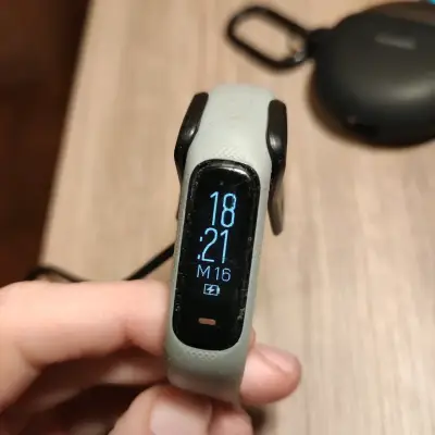 Garmin VivoSmart 4 smartwatch - miniatura 1