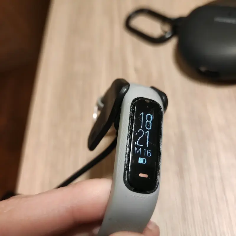 Garmin VivoSmart 4 smartwatch - 3