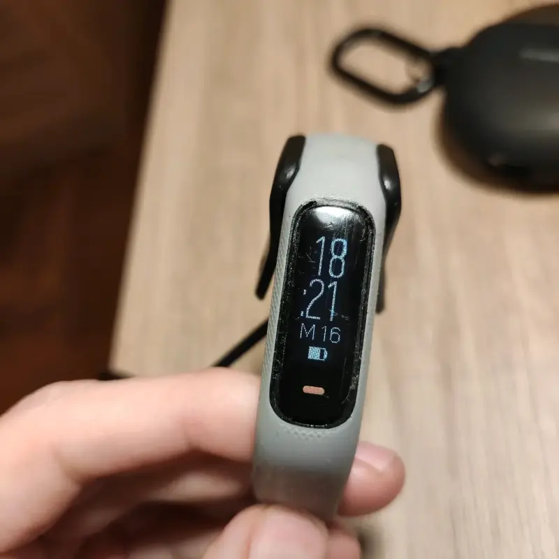Garmin VivoSmart 4 smartwatch - 4