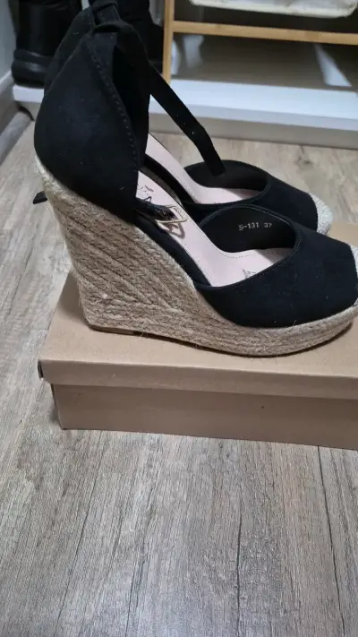 Sandalias de cuña negras con plataforma de yute - miniatura 3