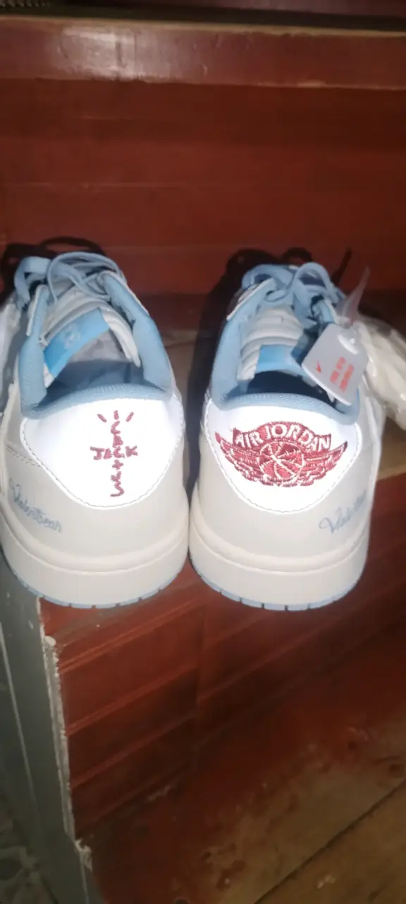 Zapatillas deportivas blancas y celestes Nike Air Jordan - 3