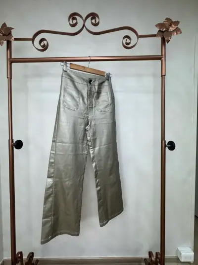 Pantalones anchos metálicos plateados para mujer - miniatura 1