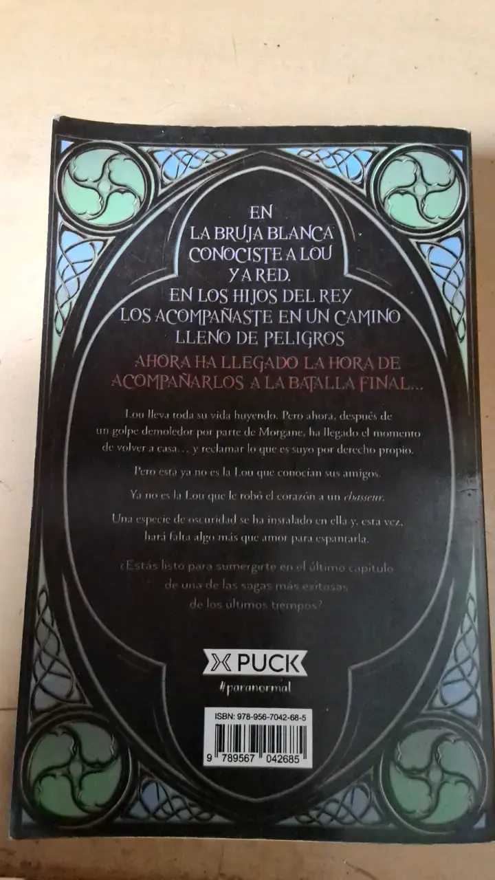 Libro Asesino de Brujas: Dioses y Monstruos - 2