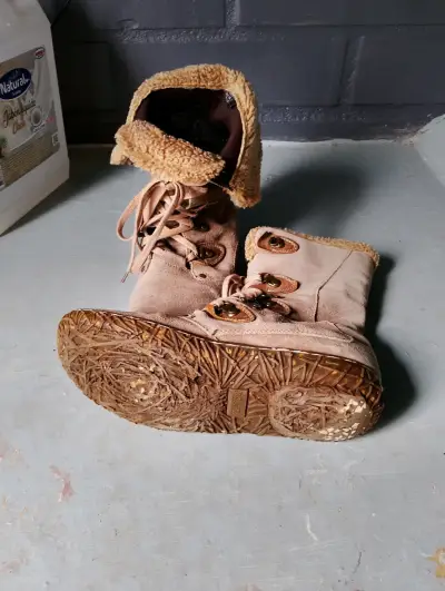Botas de invierno beige con forro de lana - miniatura 1