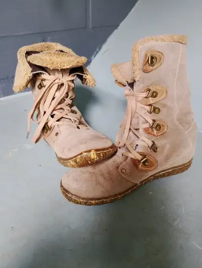 Botas de invierno beige con forro de lana - miniatura 2
