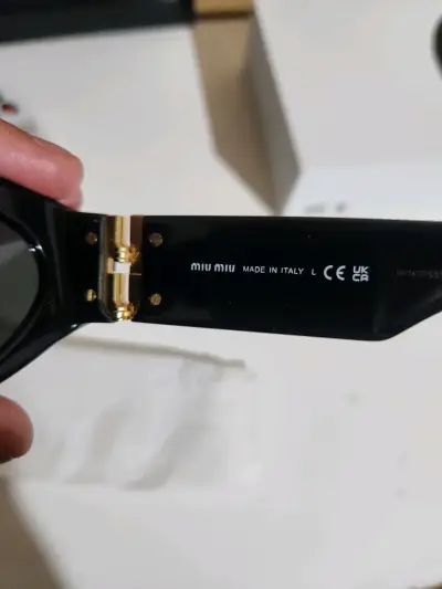 Gafas de Sol Miu Miu Negras de Lujo - miniatura 3