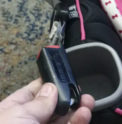 Silla de auto Graco negra con detalles rosados - miniatura 5