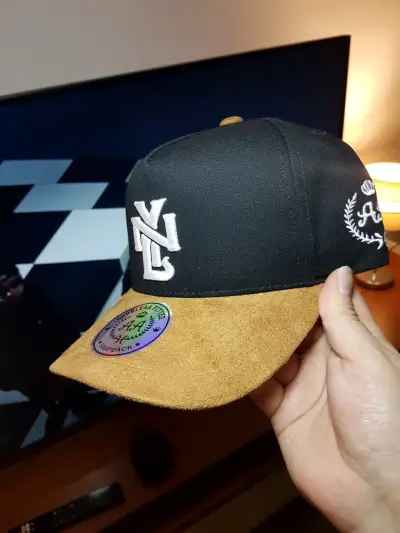 Gorra Snapback Negra y Marrón Doble AA - miniatura 2