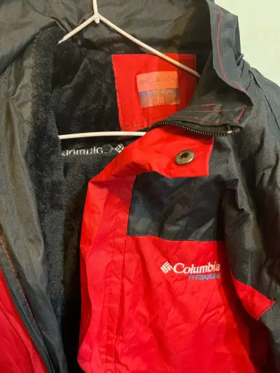 Chaqueta Columbia Titanium Roja  para Hombre - miniatura 2