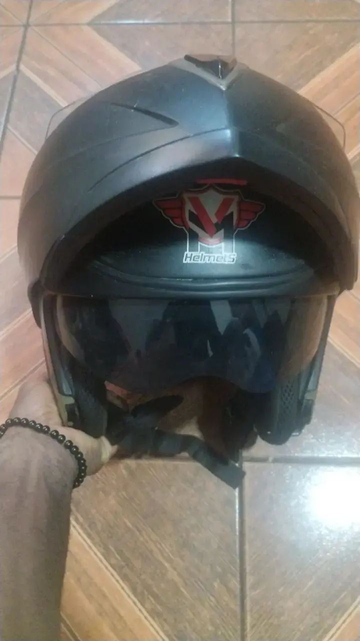 Casco de moto negro con visera - 3
