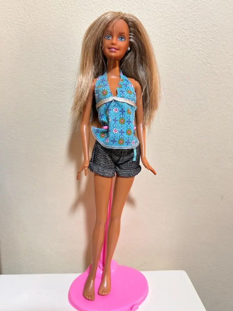 Barbie California girl con ropa alternativa