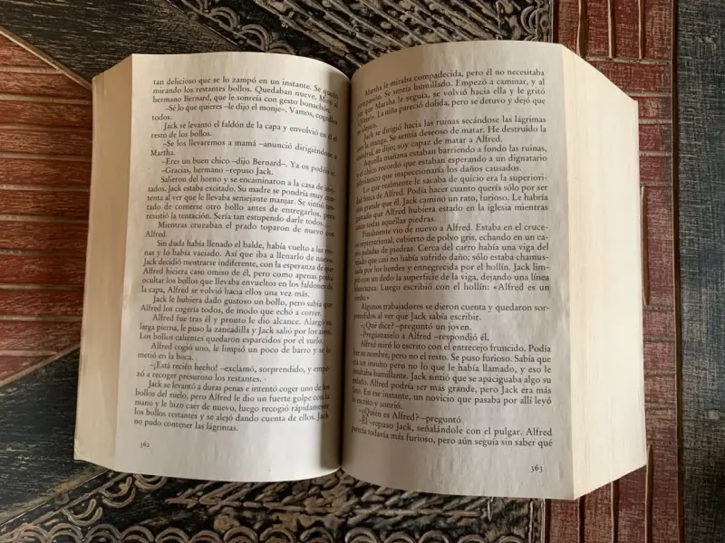 Libro 'Los Pilares de la Tierra' de Ken Follett - 3