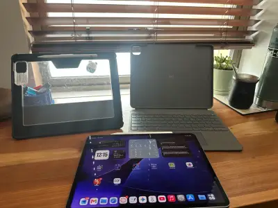 iPad Pro 12.9 M2 128GB con Teclado, Pencil Origina - miniatura 1