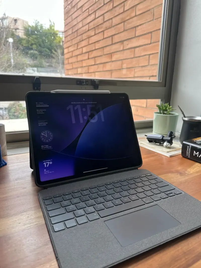iPad Pro 12.9 M2 128GB con Teclado, Pencil Origina - 2