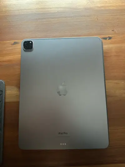 iPad Pro 12.9 M2 128GB con Teclado, Pencil Origina - miniatura 4