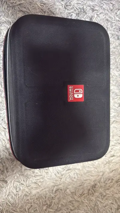 Estuche rígido para Nintendo Switch - miniatura 1