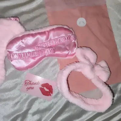 Set de antifaz y cintillo rosa suave - miniatura 1