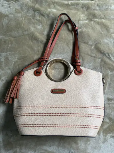 Bolso de mano doble beige con detalles marrones - miniatura 1