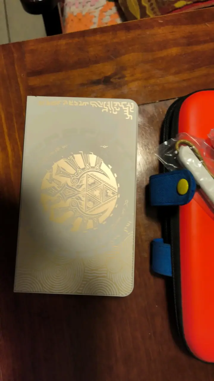 Nintendo Switch OLED Edición Zelda con Accesorios - 3