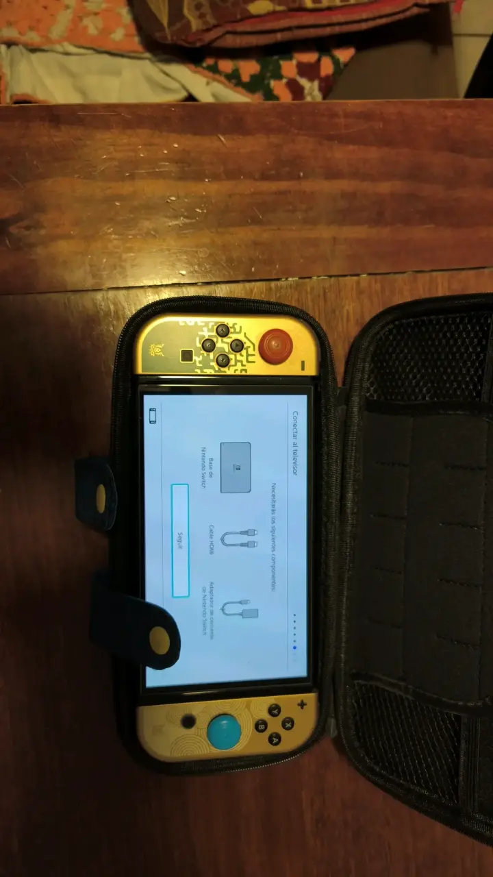 Nintendo Switch OLED Edición Zelda con Accesorios - 5