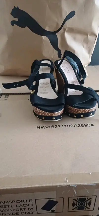 Sandalias de plataforma negras con hebilla - miniatura 1