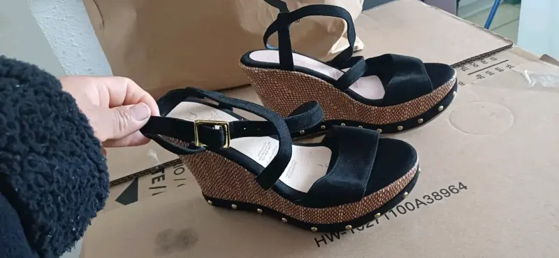 Sandalias de plataforma negras con hebilla - 2