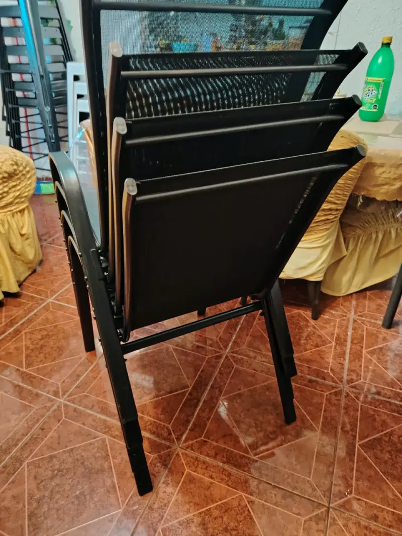 Juego de sillas apilables de metal para exterior - 2
