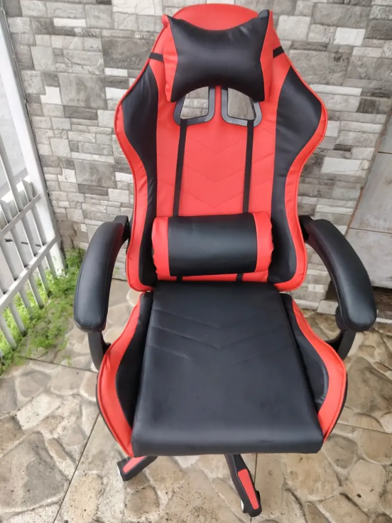 Silla gamer ergonómica roja y negra - 3