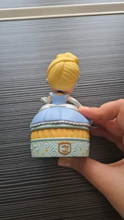 Blind box de Cenicienta Disney - Miniso - miniatura 2