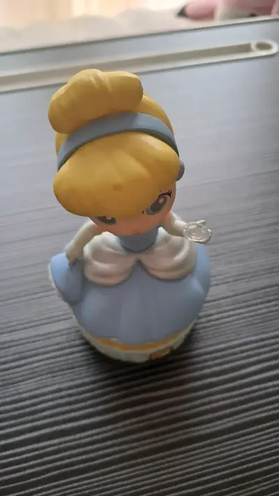 Blind box de Cenicienta Disney - Miniso - miniatura 4