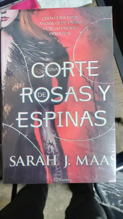 Colección de libros Una Corte de Sarah J. Maas - miniatura 4
