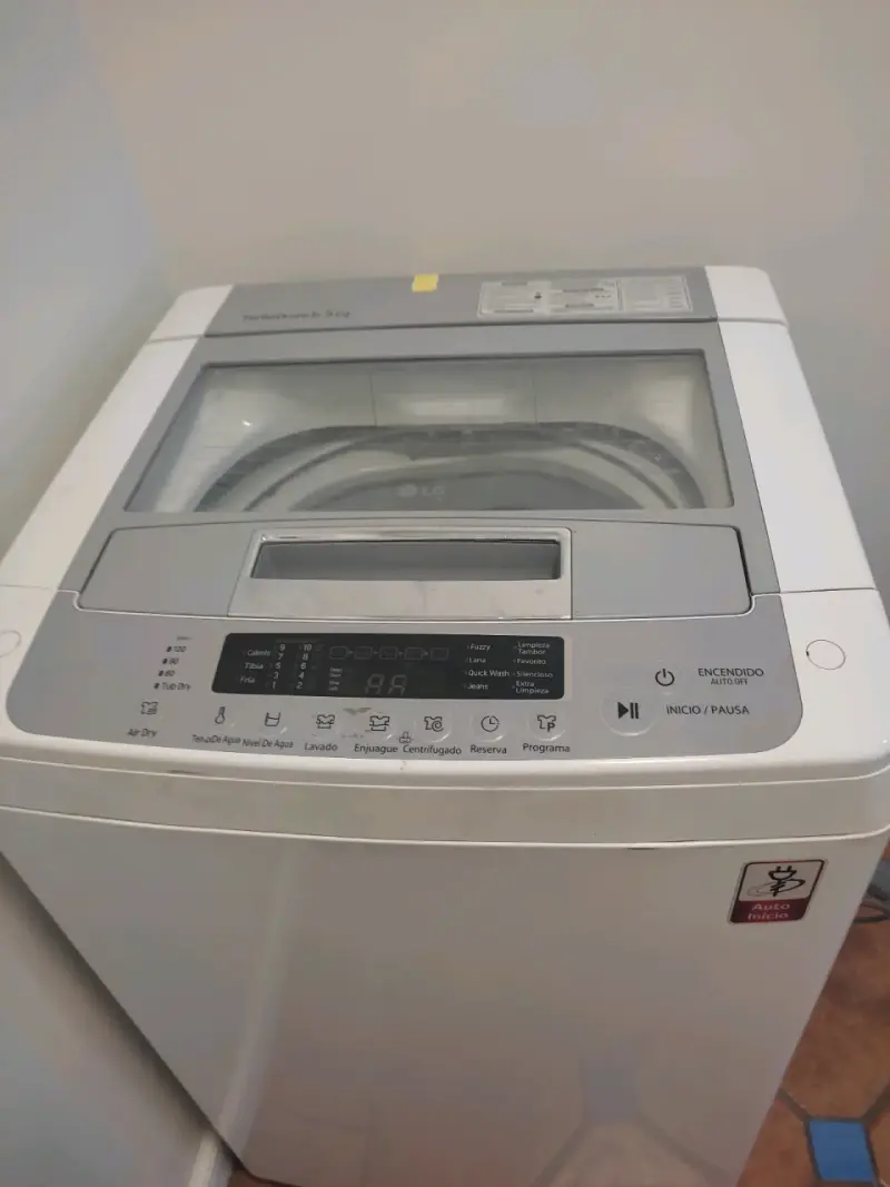 Lavadora automática LG 11kg con panel digital - 4