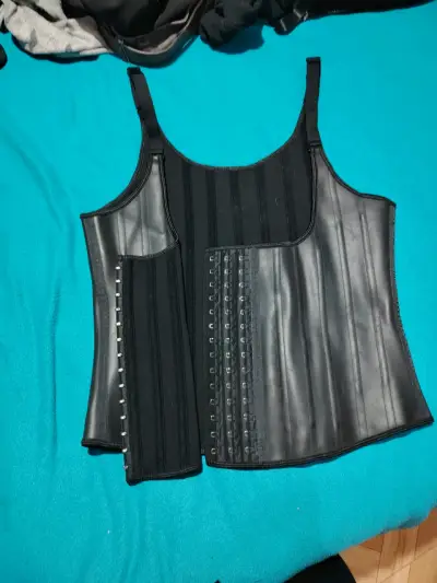 Corset de entrenamiento negro con tirantes - miniatura 1
