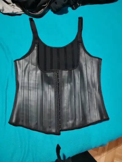 Corset de entrenamiento negro con tirantes - miniatura 2