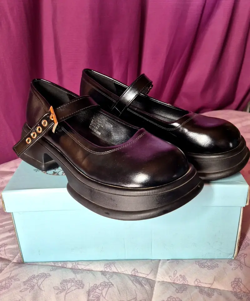 Zapatos de charol negro - 2