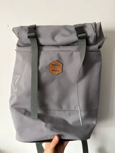 Mochila gris yerka - miniatura 2