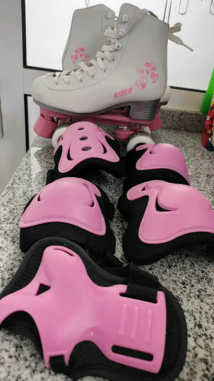 Patines de cuatro ruedas Rider con protecciones