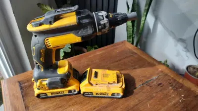 Taladro Inalámbrico DeWalt 20V con Batería - miniatura 2