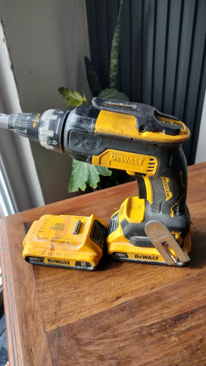 Taladro Inalámbrico DeWalt 20V con Batería - 4