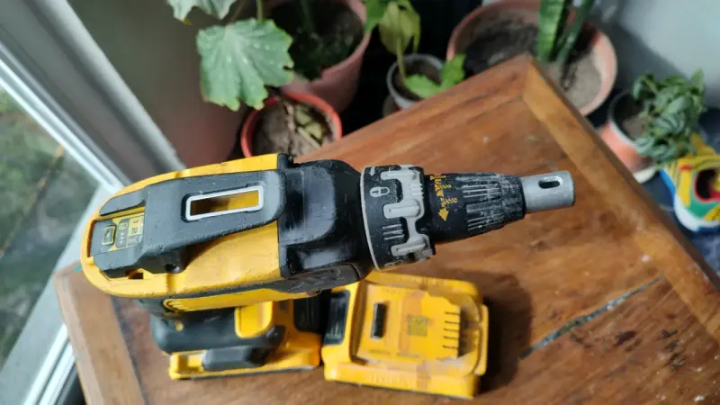 Taladro Inalámbrico DeWalt 20V con Batería - 5