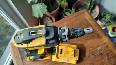 Taladro Inalámbrico DeWalt 20V con Batería - miniatura 5