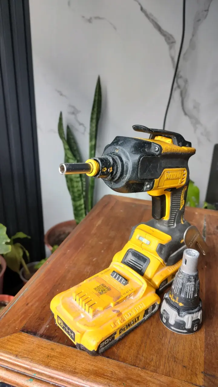Taladro Inalámbrico DeWalt 20V con Batería - 6