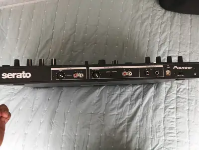 Controlador DJ Pioneer DDJ-SR con Serato - miniatura 2