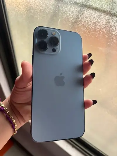 iPhone 13 Pro en excelente estado - miniatura 1