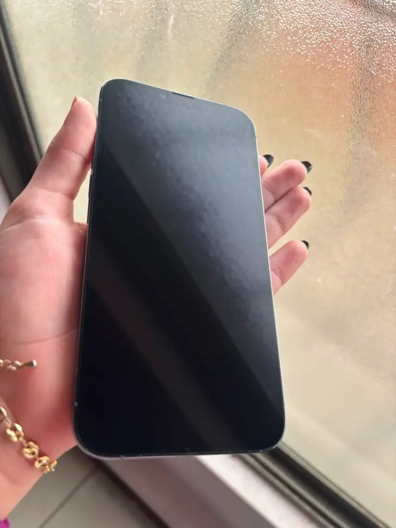 iPhone 13 Pro en excelente estado - 2