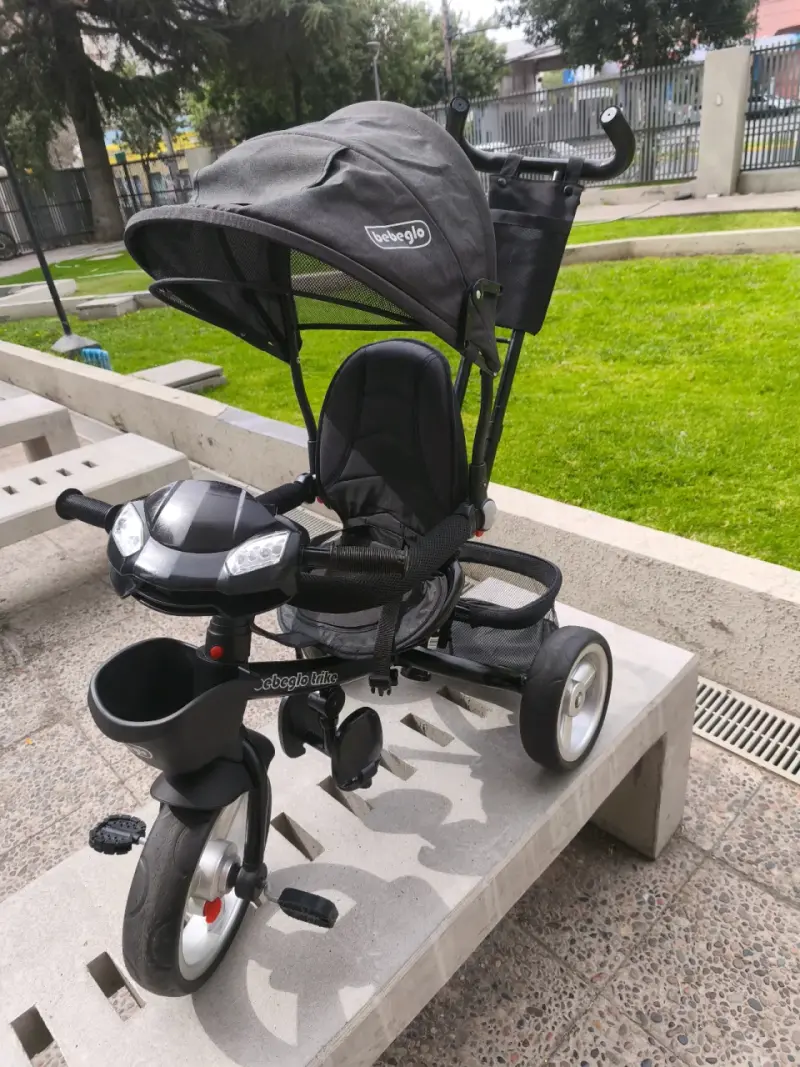 Triciclo para niños Bebeglo con toldo y manillar - 1