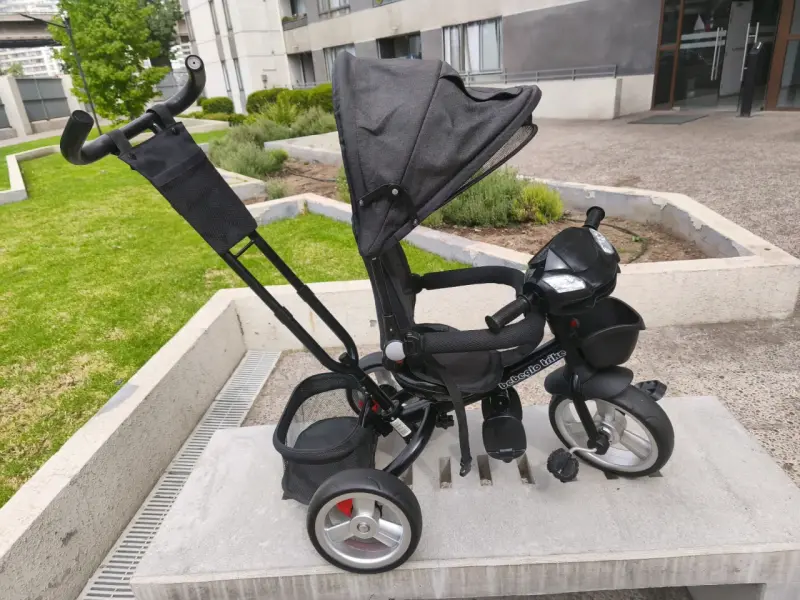Triciclo para niños Bebeglo con toldo y manillar - 3