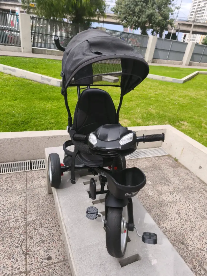 Triciclo para niños Bebeglo con toldo y manillar - 4